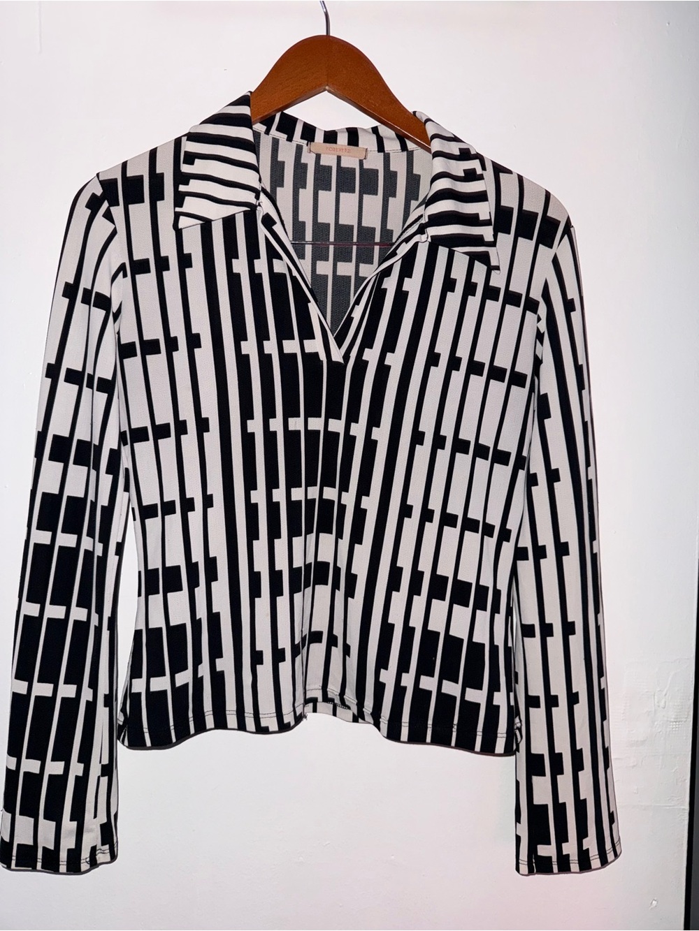 Forever 21 Black & White Geometric Collared Shirt